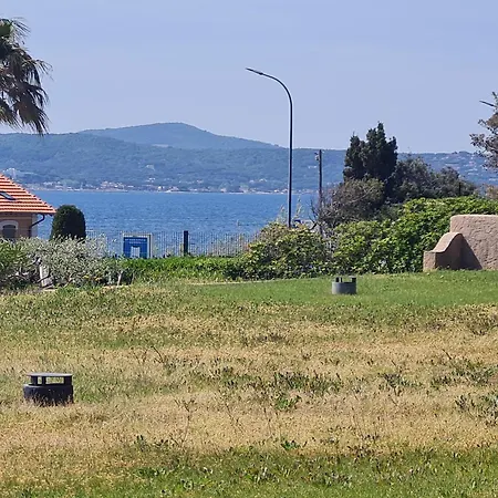 3 Pièces Climatisé Avec Terrasse Et Piscine Privée à - Fr-1-780-33 Sainte-Maxime