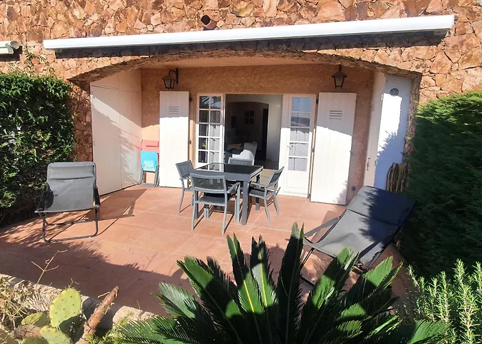 Apartamento 3 Pièces Climatisé Avec Terrasse Et Piscine Privée à - Fr-1-780-33