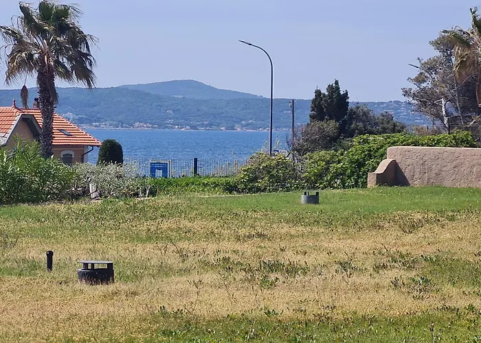 3 Pièces Climatisé Avec Terrasse Et Piscine Privée à - Fr-1-780-33 Sainte-Maxime