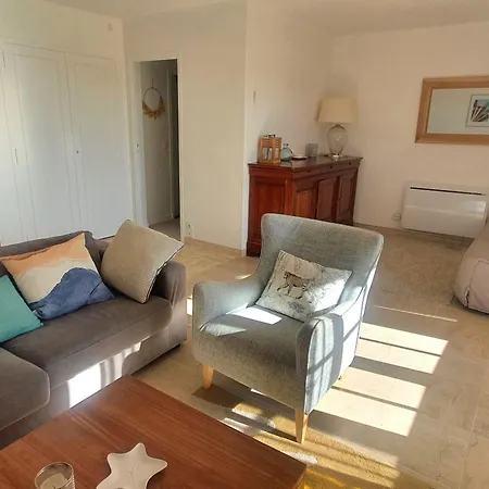 3 Pieces Avec Terrasse Dans Privee A Apartment Sainte-Maxime
